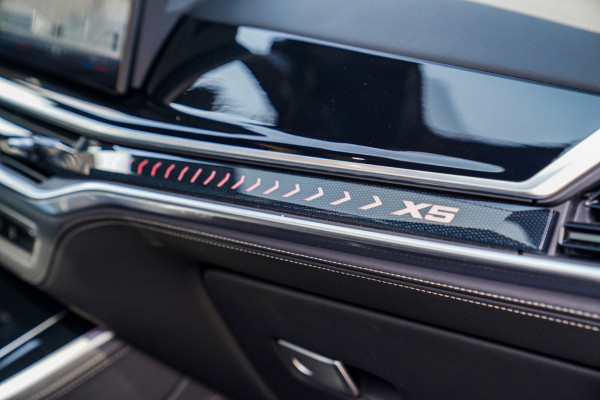 BMW X5 XDrive50e High Executive | X5M Kuipstoelen | Driving assistant Prof | HuD | Dravit Grau | Luchtvering | Stoelverkoeling |