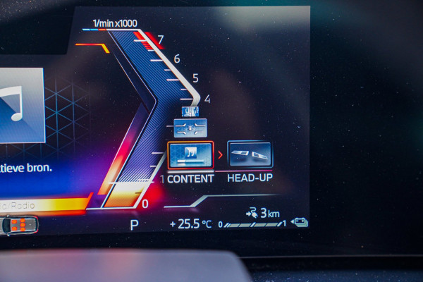 BMW X5 XDrive50e High Executive | X5M Kuipstoelen | Driving assistant Prof | HuD | Dravit Grau | Luchtvering | Stoelverkoeling |