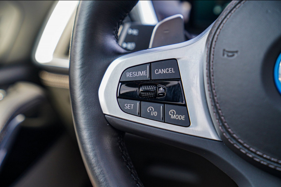 BMW X5 XDrive50e High Executive | X5M Kuipstoelen | Driving assistant Prof | HuD | Dravit Grau | Luchtvering | Stoelverkoeling |