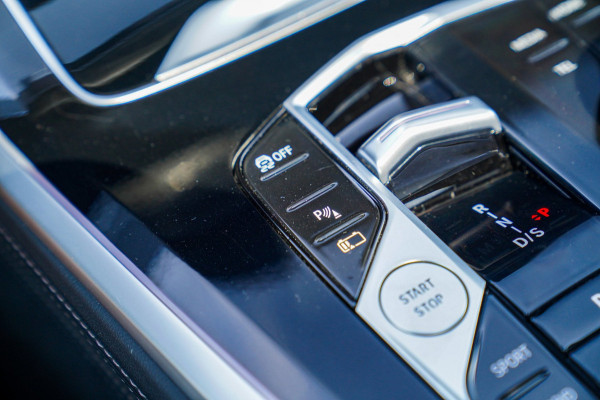 BMW X5 XDrive50e High Executive | X5M Kuipstoelen | Driving assistant Prof | HuD | Dravit Grau | Luchtvering | Stoelverkoeling |