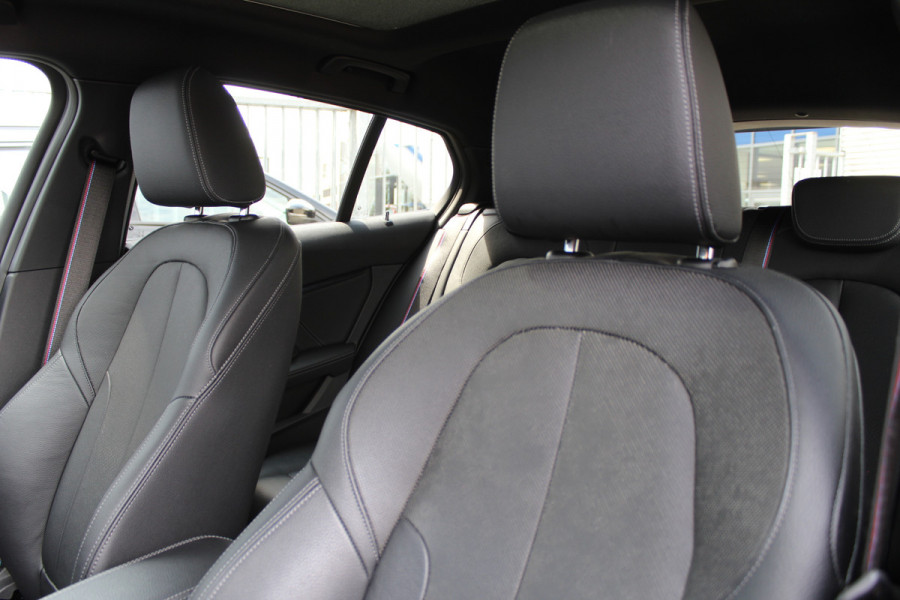 BMW 1-serie 118i High Executive M-Sport Plus | Shadow Line | Panoramadak | Leder | Active Cruise