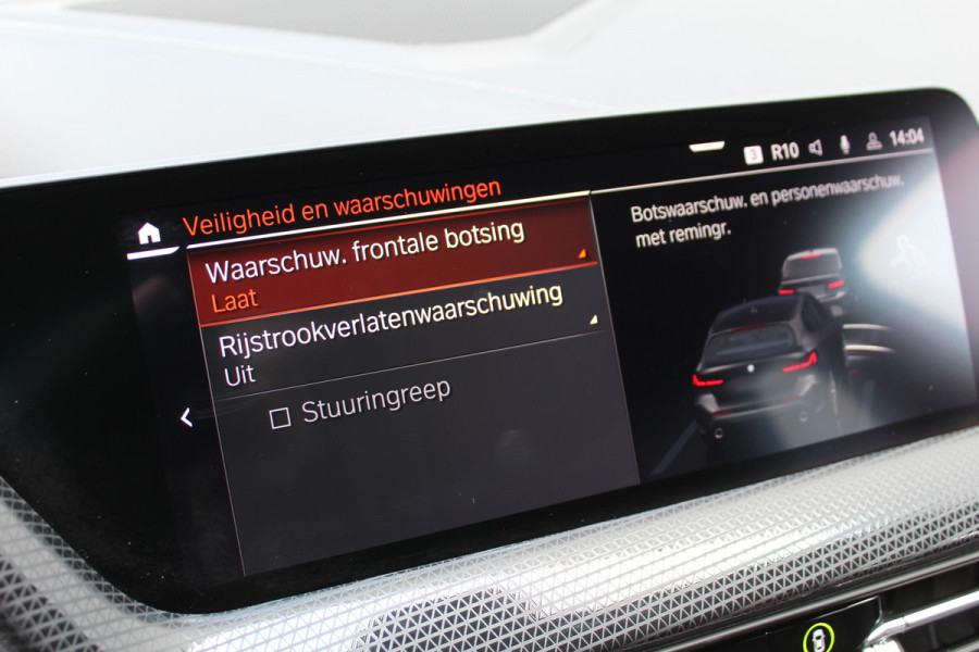 BMW 1-serie 118i High Executive M-Sport Plus | Shadow Line | Panoramadak | Leder | Active Cruise