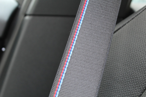 BMW 1-serie 118i High Executive M-Sport Plus | Shadow Line | Panoramadak | Leder | Active Cruise