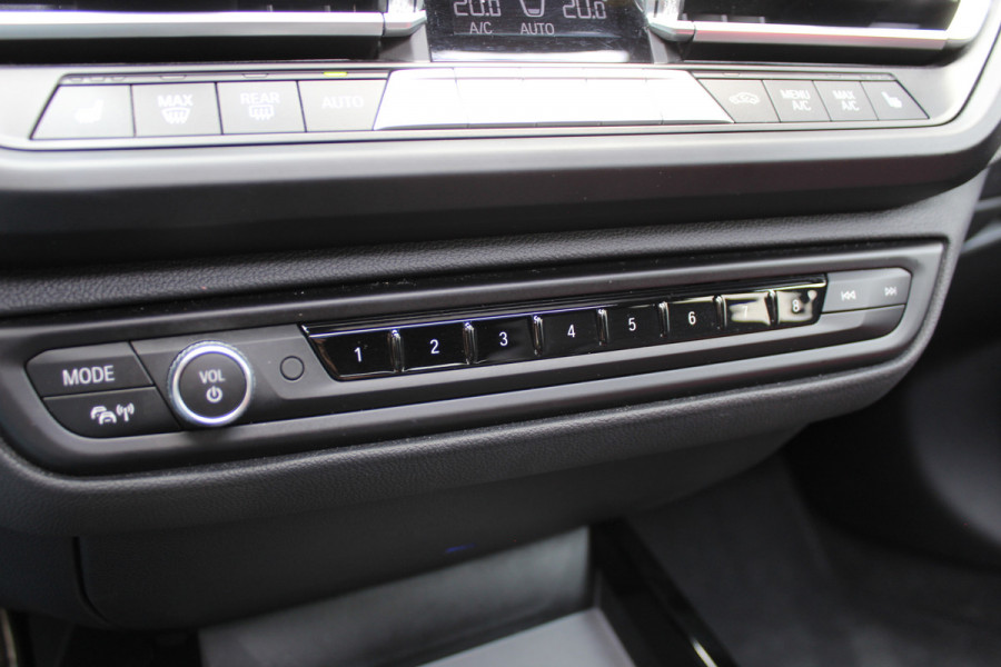 BMW 1-serie 118i High Executive M-Sport Plus | Shadow Line | Panoramadak | Leder | Active Cruise