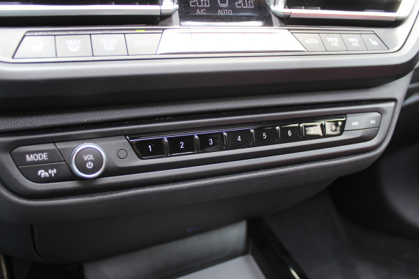 BMW 1-serie 118i High Executive M-Sport Plus | Shadow Line | Panoramadak | Leder | Active Cruise