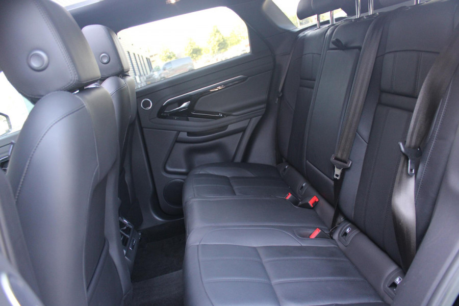 Land Rover Range Rover Evoque 1.5 P300e AWD 254PK R-DYNAMIC HSE | PANORAMISCH SCHUIF / KANTELDAK | ELEKTRISCH VERSTELBARE VOORSTOELEN / BESTUURDERSTOEL MET GEHEUGEN | LEDEREN BEKLEDING | VOORSTOELEN  VERWARMBAAR | 20" LICHTMETALEN VELGEN | KEYLESS ENTRY / START | DODEHOEK DETECTIE | EXTRA GETINTE ACHTERRUITEN | FULL LED KOPLAMPEN | LED ACHTERLICHTEN | ADAPTIVE CRUISE CONTROL | APPLE CARPLAY | ACHTERKLEP ELEKTRISCH BEDIENBAAR | MERIDIAN PREMIUM AUDIO SYSTEEM | RODE REMKLAUWEN |