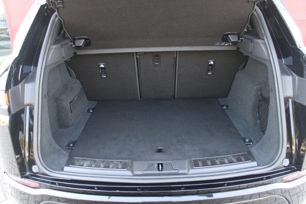 Land Rover Range Rover Evoque 1.5 P300e AWD 254PK R-DYNAMIC HSE | PANORAMISCH SCHUIF / KANTELDAK | ELEKTRISCH VERSTELBARE VOORSTOELEN / BESTUURDERSTOEL MET GEHEUGEN | LEDEREN BEKLEDING | VOORSTOELEN  VERWARMBAAR | 20" LICHTMETALEN VELGEN | KEYLESS ENTRY / START | DODEHOEK DETECTIE | EXTRA GETINTE ACHTERRUITEN | FULL LED KOPLAMPEN | LED ACHTERLICHTEN | ADAPTIVE CRUISE CONTROL | APPLE CARPLAY | ACHTERKLEP ELEKTRISCH BEDIENBAAR | MERIDIAN PREMIUM AUDIO SYSTEEM | RODE REMKLAUWEN |