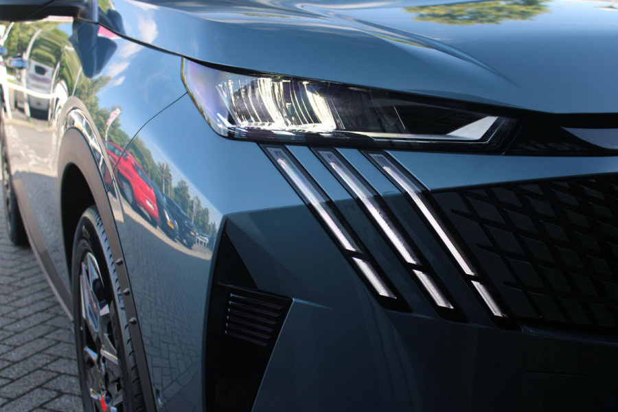 Peugeot 5008 1.2 Hybrid 145PK ALLURE 7p | 360° VISION & DRIVE ASSIST PACK: ANTI DIEFSTAL ALARM MET SUPERVEGRENDELING/VERWARMBAAR VOLLEDEREN STUURWIEL/VISEOPARK 360° HD CAMERA'S MET PARKEERHULP VOOR, BUITENSPIEGELS MET KANTELFUNCTIE BIJ HET ACHTERUITRIJDEN/ADAPTIVE CRUISE CONTROL MET STOP & GO FUNCTIE, REAR CROSS TRAFFIC ALERT, LANE CHANGE ASSIST, DODEHOEK DETECTIE, GROOTLICHT ASSISTENT | PANORAMIC NAVIGATION PACK: PEUGEOT PANORAMIC i-COCKPIT MET GEBOGEN EN ZWEVEND HD SCHERM/PEUGEOT 3D NAVIGATIE/SPRAAKHERKENNING/3-USB AANSLUITINGEN/DRAADLOZE TELEFOONLADER | SEAT PACK: AGR STOEL MET
