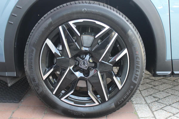 Peugeot 5008 1.2 Hybrid 145PK ALLURE 7p | 360° VISION & DRIVE ASSIST PACK: ANTI DIEFSTAL ALARM MET SUPERVEGRENDELING/VERWARMBAAR VOLLEDEREN STUURWIEL/VISEOPARK 360° HD CAMERA'S MET PARKEERHULP VOOR, BUITENSPIEGELS MET KANTELFUNCTIE BIJ HET ACHTERUITRIJDEN/ADAPTIVE CRUISE CONTROL MET STOP & GO FUNCTIE, REAR CROSS TRAFFIC ALERT, LANE CHANGE ASSIST, DODEHOEK DETECTIE, GROOTLICHT ASSISTENT | PANORAMIC NAVIGATION PACK: PEUGEOT PANORAMIC i-COCKPIT MET GEBOGEN EN ZWEVEND HD SCHERM/PEUGEOT 3D NAVIGATIE/SPRAAKHERKENNING/3-USB AANSLUITINGEN/DRAADLOZE TELEFOONLADER | SEAT PACK: AGR STOEL MET