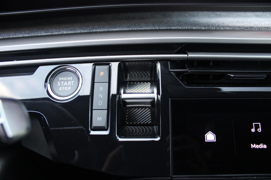 Peugeot 5008 1.2 Hybrid 145PK ALLURE 7p | 360° VISION & DRIVE ASSIST PACK: ANTI DIEFSTAL ALARM MET SUPERVEGRENDELING/VERWARMBAAR VOLLEDEREN STUURWIEL/VISEOPARK 360° HD CAMERA'S MET PARKEERHULP VOOR, BUITENSPIEGELS MET KANTELFUNCTIE BIJ HET ACHTERUITRIJDEN/ADAPTIVE CRUISE CONTROL MET STOP & GO FUNCTIE, REAR CROSS TRAFFIC ALERT, LANE CHANGE ASSIST, DODEHOEK DETECTIE, GROOTLICHT ASSISTENT | PANORAMIC NAVIGATION PACK: PEUGEOT PANORAMIC i-COCKPIT MET GEBOGEN EN ZWEVEND HD SCHERM/PEUGEOT 3D NAVIGATIE/SPRAAKHERKENNING/3-USB AANSLUITINGEN/DRAADLOZE TELEFOONLADER | SEAT PACK: AGR STOEL MET