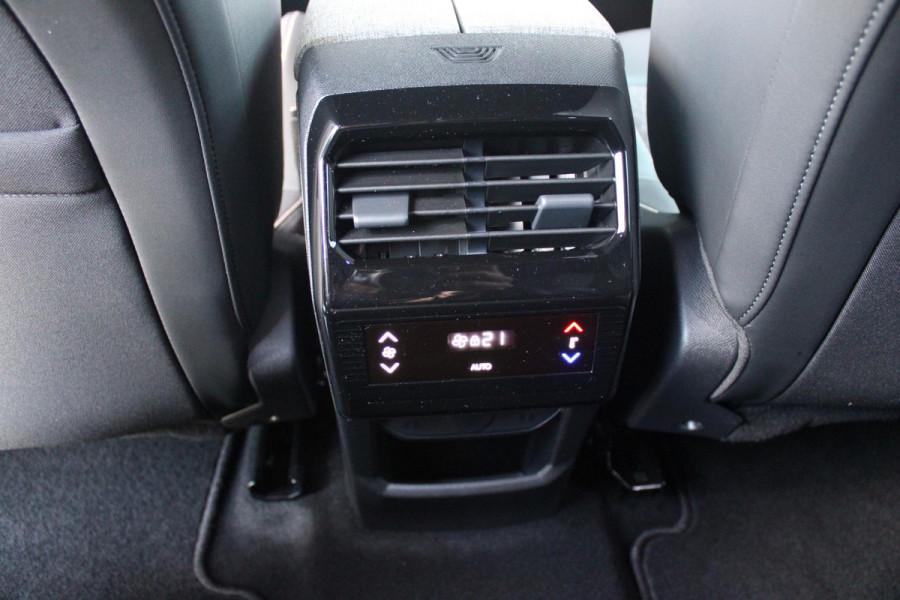 Peugeot 5008 1.2 Hybrid 145PK ALLURE 7p | 360° VISION & DRIVE ASSIST PACK: ANTI DIEFSTAL ALARM MET SUPERVEGRENDELING/VERWARMBAAR VOLLEDEREN STUURWIEL/VISEOPARK 360° HD CAMERA'S MET PARKEERHULP VOOR, BUITENSPIEGELS MET KANTELFUNCTIE BIJ HET ACHTERUITRIJDEN/ADAPTIVE CRUISE CONTROL MET STOP & GO FUNCTIE, REAR CROSS TRAFFIC ALERT, LANE CHANGE ASSIST, DODEHOEK DETECTIE, GROOTLICHT ASSISTENT | PANORAMIC NAVIGATION PACK: PEUGEOT PANORAMIC i-COCKPIT MET GEBOGEN EN ZWEVEND HD SCHERM/PEUGEOT 3D NAVIGATIE/SPRAAKHERKENNING/3-USB AANSLUITINGEN/DRAADLOZE TELEFOONLADER | SEAT PACK: AGR STOEL MET