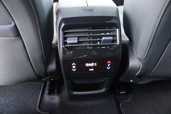 Peugeot 5008 1.2 Hybrid 145PK ALLURE 7p | 360° VISION & DRIVE ASSIST PACK: ANTI DIEFSTAL ALARM MET SUPERVEGRENDELING/VERWARMBAAR VOLLEDEREN STUURWIEL/VISEOPARK 360° HD CAMERA'S MET PARKEERHULP VOOR, BUITENSPIEGELS MET KANTELFUNCTIE BIJ HET ACHTERUITRIJDEN/ADAPTIVE CRUISE CONTROL MET STOP & GO FUNCTIE, REAR CROSS TRAFFIC ALERT, LANE CHANGE ASSIST, DODEHOEK DETECTIE, GROOTLICHT ASSISTENT | PANORAMIC NAVIGATION PACK: PEUGEOT PANORAMIC i-COCKPIT MET GEBOGEN EN ZWEVEND HD SCHERM/PEUGEOT 3D NAVIGATIE/SPRAAKHERKENNING/3-USB AANSLUITINGEN/DRAADLOZE TELEFOONLADER | SEAT PACK: AGR STOEL MET