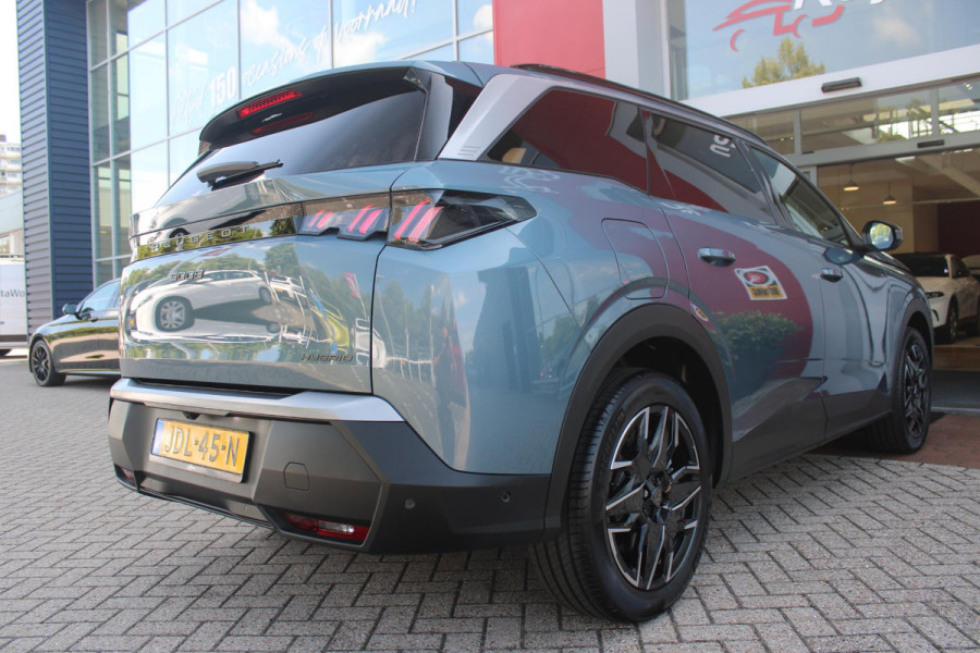 Peugeot 5008 1.2 Hybrid 145PK ALLURE 7p | 360° VISION & DRIVE ASSIST PACK: ANTI DIEFSTAL ALARM MET SUPERVEGRENDELING/VERWARMBAAR VOLLEDEREN STUURWIEL/VISEOPARK 360° HD CAMERA'S MET PARKEERHULP VOOR, BUITENSPIEGELS MET KANTELFUNCTIE BIJ HET ACHTERUITRIJDEN/ADAPTIVE CRUISE CONTROL MET STOP & GO FUNCTIE, REAR CROSS TRAFFIC ALERT, LANE CHANGE ASSIST, DODEHOEK DETECTIE, GROOTLICHT ASSISTENT | PANORAMIC NAVIGATION PACK: PEUGEOT PANORAMIC i-COCKPIT MET GEBOGEN EN ZWEVEND HD SCHERM/PEUGEOT 3D NAVIGATIE/SPRAAKHERKENNING/3-USB AANSLUITINGEN/DRAADLOZE TELEFOONLADER | SEAT PACK: AGR STOEL MET