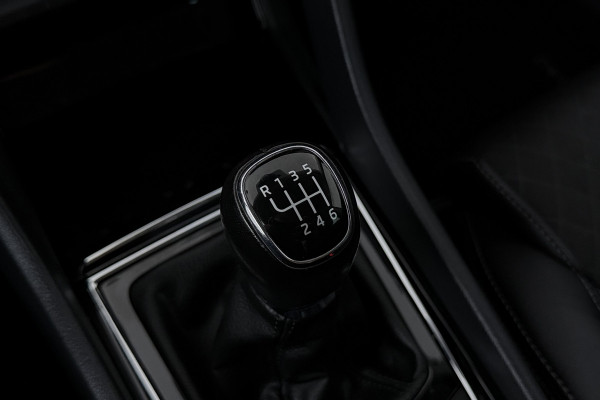 Škoda Kodiaq 1.5 TSI Business Edition 7p. (TREKHAAK WEGKLAPBAAR, NAVI, CAMERA, PDC, STOELVERWARMING, 1e EIG CARPLAY)