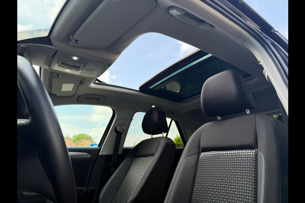 Volkswagen T-Roc 1.5 TSI Style Business - Automaat - Pano/Schuifdak - Navi - Parkeerhulp