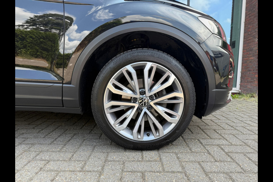 Volkswagen T-Roc 1.5 TSI Style Business - Automaat - Pano/Schuifdak - Navi - Parkeerhulp