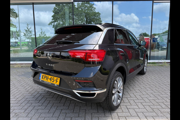 Volkswagen T-Roc 1.5 TSI Style Business - Automaat - Pano/Schuifdak - Navi - Parkeerhulp