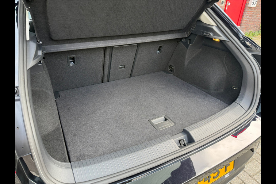 Volkswagen T-Roc 1.5 TSI Style Business - Automaat - Pano/Schuifdak - Navi - Parkeerhulp
