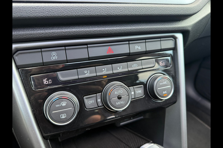 Volkswagen T-Roc 1.5 TSI Style Business - Automaat - Pano/Schuifdak - Navi - Parkeerhulp