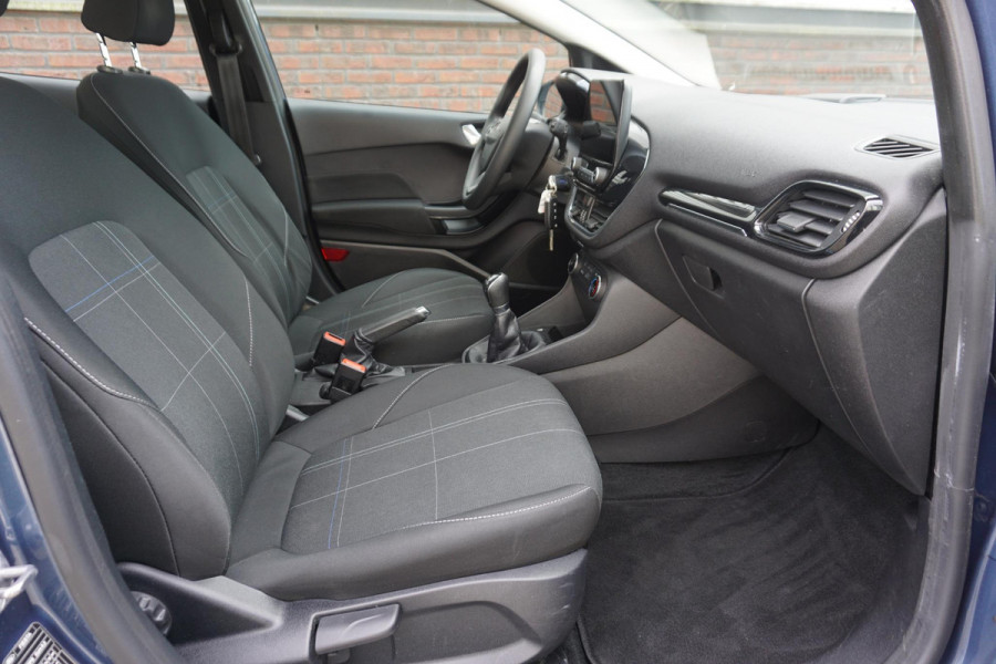 Ford Fiesta 1.1 /Navigatie/Parkeersensoren/Cruisecontrol/ Dealeronderhouden.
