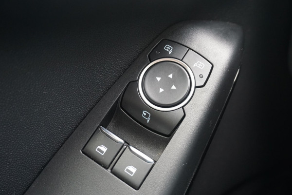 Ford Fiesta 1.1 /Navigatie/Parkeersensoren/Cruisecontrol/ Dealeronderhouden.