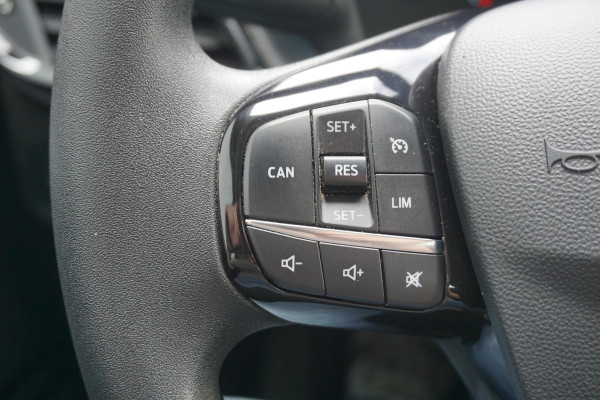 Ford Fiesta 1.1 /Navigatie/Parkeersensoren/Cruisecontrol/ Dealeronderhouden.