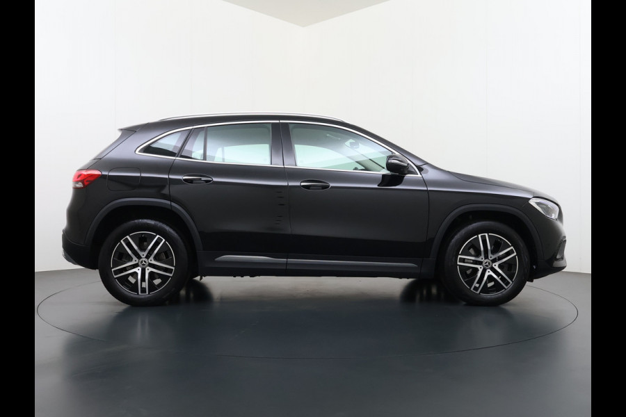 Mercedes-Benz GLA **Gereserveerd** 250e 218PK Hybride Leder+Massage+Verwarming Camera Adap.Cruise Apple Carplay Android Auto Navi Ecc Business Sol Blind Spot Warning Led Pdc Lmv 18" DAB Bluetooth Elek.Achterklep Isofix