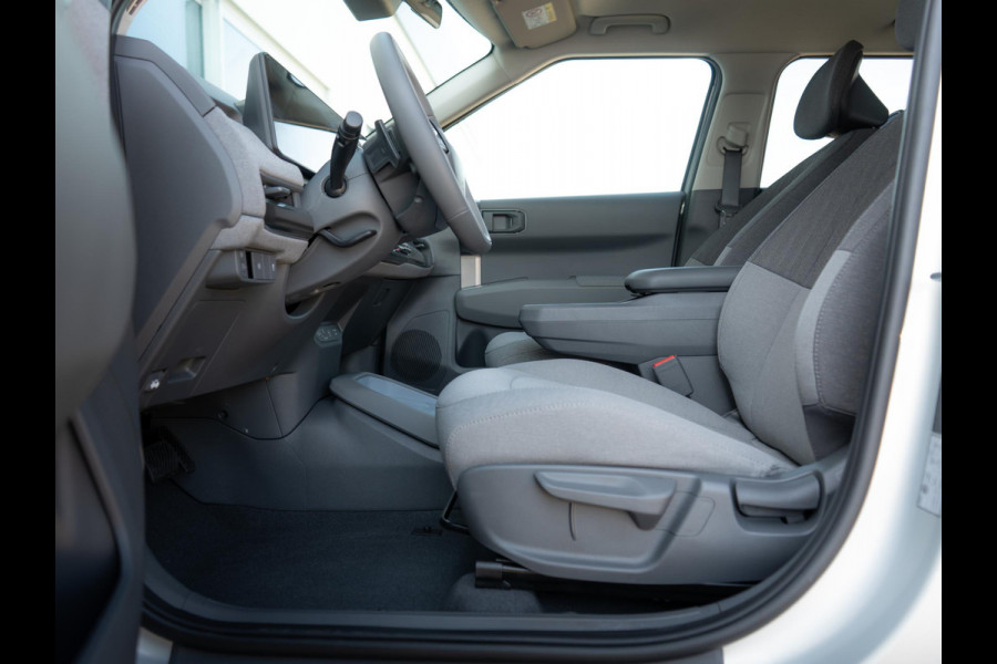 Kia EV3 Plus 81.4 kWh | Stoel en stuurverwarming | Navi | Dode hoek assistentie |