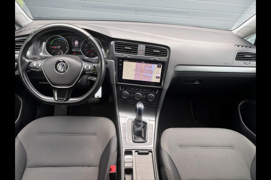 Volkswagen e-Golf e-Golf SOH 91.07%,Navi,Carplay,Camera,Stoelverwarming,Clima,Cruise,Pdc,Lm velgen,Dealer Onderhouden,N.A.P,Apk tot 11-2026