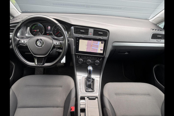 Volkswagen e-Golf e-Golf SOH 91.07%,Navi,Carplay,Camera,Stoelverwarming,Clima,Cruise,Pdc,Lm velgen,Dealer Onderhouden,N.A.P,Apk tot 11-2026
