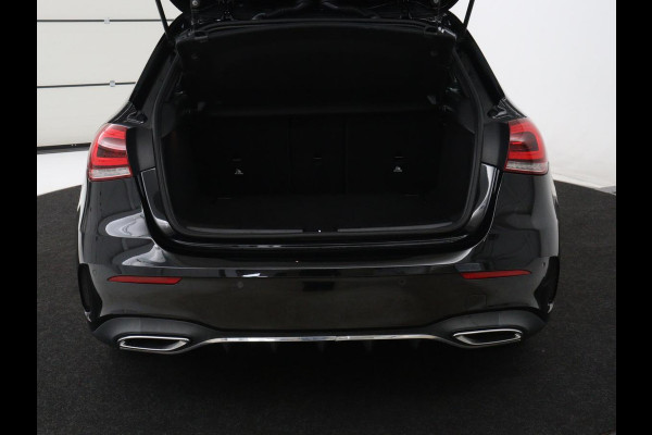 Mercedes-Benz A-Klasse 180 Business Solution AMG | Panoramadak | Carplay | Cruise control | Climate control | DAB+ | Navigatie | Bluetooth | Stoelverwarming | Park assist
