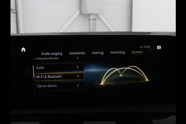 Mercedes-Benz A-Klasse 180 Business Solution AMG | Panoramadak | Carplay | Cruise control | Climate control | DAB+ | Navigatie | Bluetooth | Stoelverwarming | Park assist