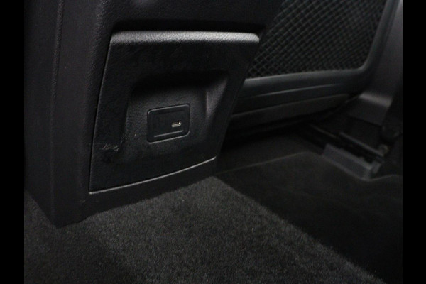 Mercedes-Benz A-Klasse 180 Business Solution AMG | Panoramadak | Carplay | Cruise control | Climate control | DAB+ | Navigatie | Bluetooth | Stoelverwarming | Park assist