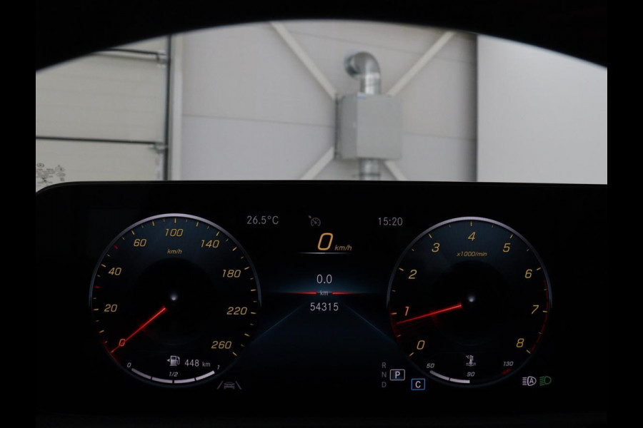 Mercedes-Benz A-Klasse 180 Business Solution AMG | Panoramadak | Carplay | Cruise control | Climate control | DAB+ | Navigatie | Bluetooth | Stoelverwarming | Park assist