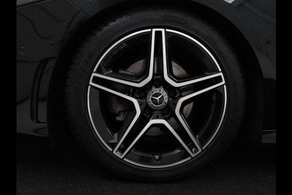 Mercedes-Benz A-Klasse 180 Business Solution AMG | Panoramadak | Carplay | Cruise control | Climate control | DAB+ | Navigatie | Bluetooth | Stoelverwarming | Park assist