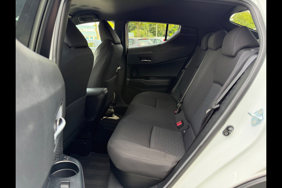 Toyota C-HR 1.8 Hybrid Style 122pk Bi-Tone, CarPlay, Camera, Stoel-stuurverw,