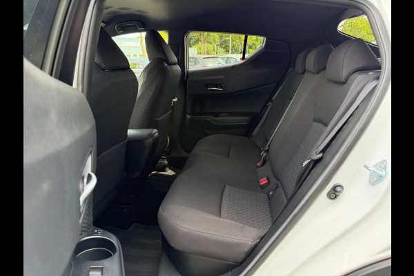 Toyota C-HR 1.8 Hybrid Style 122pk Bi-Tone, CarPlay, Camera, Stoel-stuurverw,