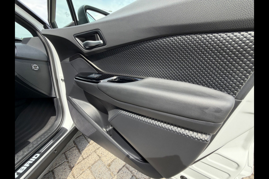 Toyota C-HR 1.8 Hybrid Style 122pk Bi-Tone, CarPlay, Camera, Stoel-stuurverw,