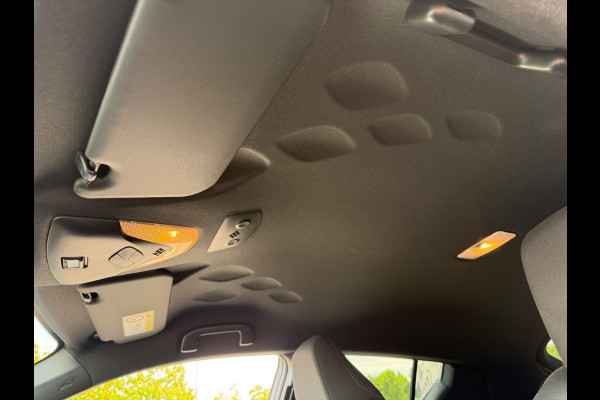 Toyota C-HR 1.8 Hybrid Style 122pk Bi-Tone, CarPlay, Camera, Stoel-stuurverw,
