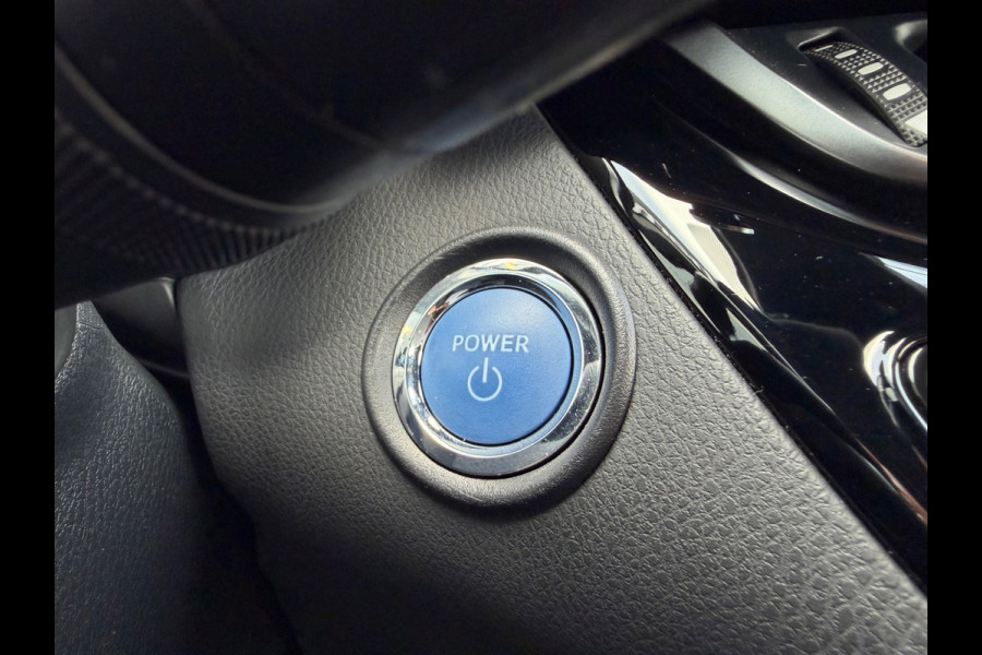 Toyota C-HR 1.8 Hybrid Style 122pk Bi-Tone, CarPlay, Camera, Stoel-stuurverw,