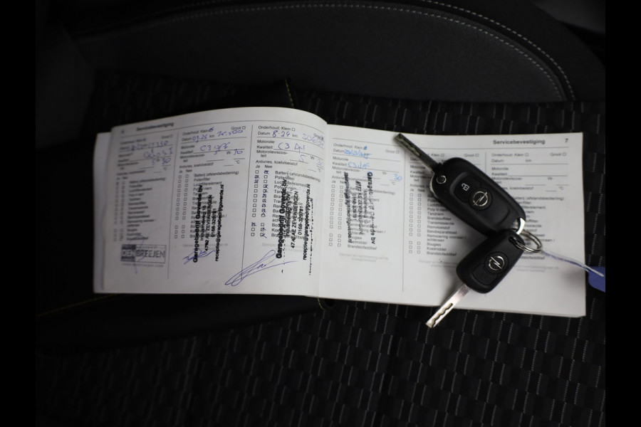 Opel Astra 1.2 Business Edition | Camera | AGR Stoel | Climate Control | Navi | Prijs Rijklaar!!