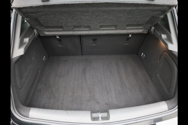 Opel Astra 1.2 Business Edition | Camera | AGR Stoel | Climate Control | Navi | Prijs Rijklaar!!