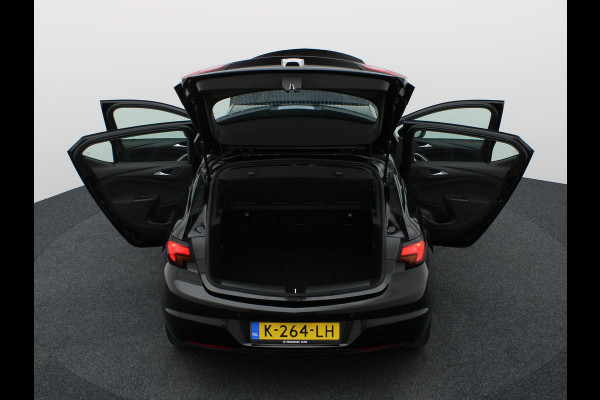 Opel Astra 1.2 Business Edition | Camera | AGR Stoel | Climate Control | Navi | Prijs Rijklaar!!