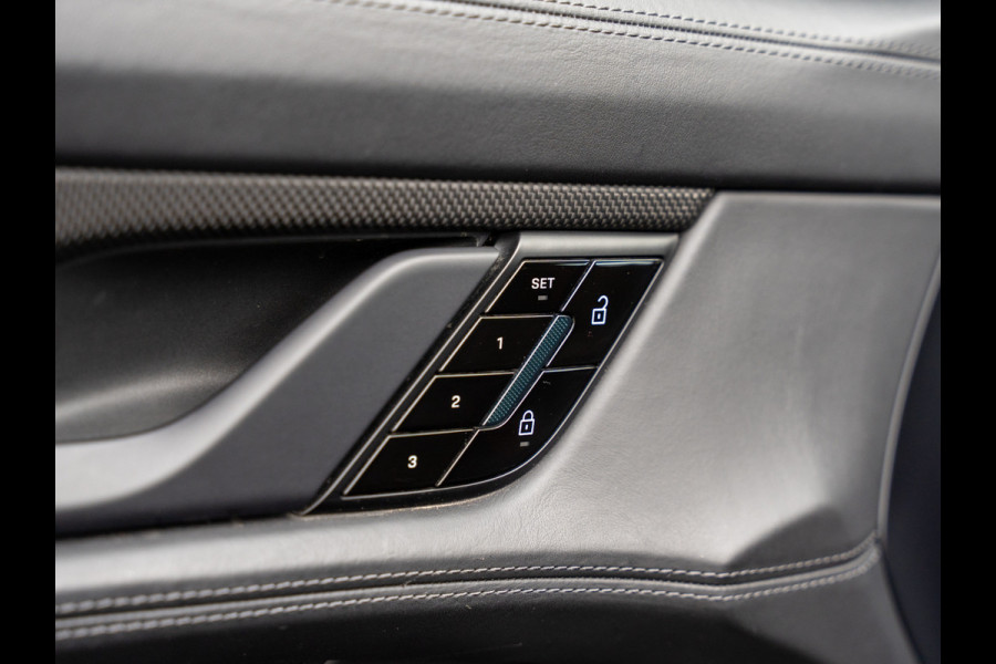 Porsche Taycan 4S Performance 93 kWh | PANORAMA | SPORTDESIGN | 21" | BOSE