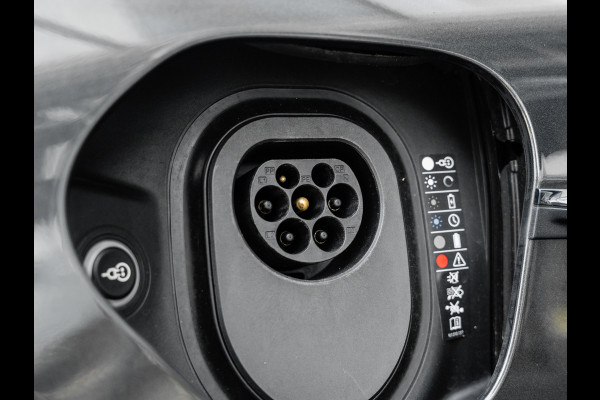 Porsche Taycan 4S Performance 93 kWh | PANORAMA | SPORTDESIGN | 21" | BOSE