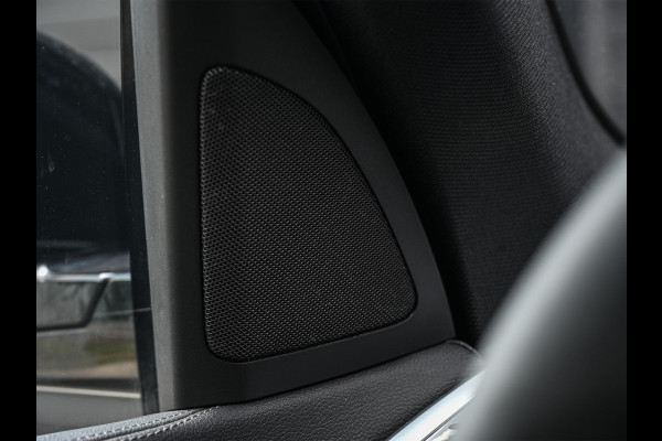 BMW X5 xDrive45e High Executive | M-Sport | Panoramadak | HUD | Stoelverwarming + Ventilatie | HIFI | Laser Light | Luchtvering | Ambiance Interieur | Trekhaak |
