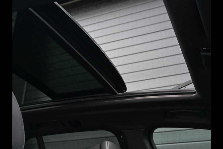 BMW X5 xDrive45e High Executive | M-Sport | Panoramadak | HUD | Stoelverwarming + Ventilatie | HIFI | Laser Light | Luchtvering | Ambiance Interieur | Trekhaak |