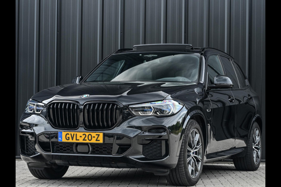 BMW X5 xDrive45e High Executive | M-Sport | Panoramadak | HUD | Stoelverwarming + Ventilatie | HIFI | Laser Light | Luchtvering | Ambiance Interieur | Trekhaak |