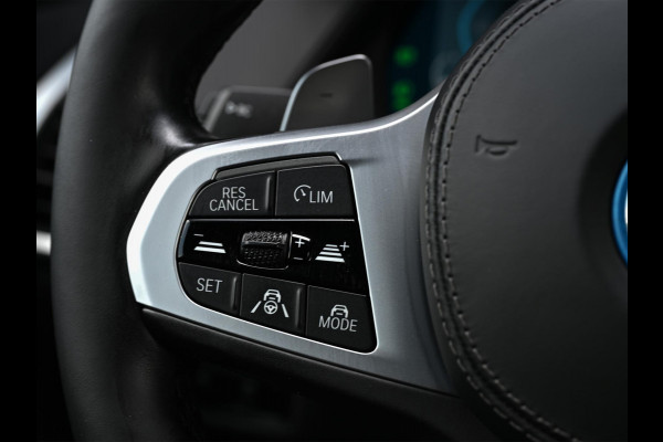 BMW X5 xDrive45e High Executive | M-Sport | Panoramadak | HUD | Stoelverwarming + Ventilatie | HIFI | Laser Light | Luchtvering | Ambiance Interieur | Trekhaak |