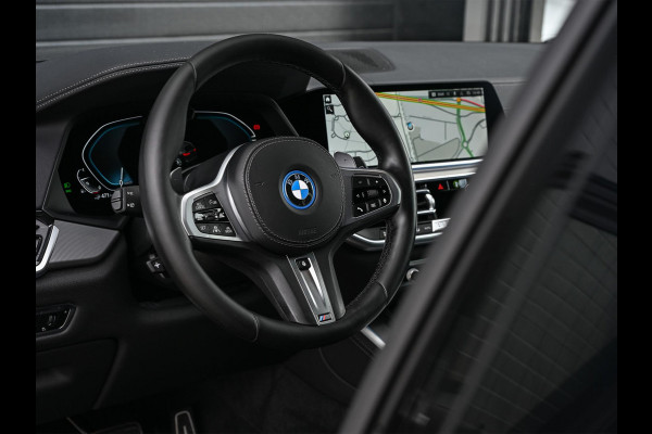 BMW X5 xDrive45e High Executive | M-Sport | Panoramadak | HUD | Stoelverwarming + Ventilatie | HIFI | Laser Light | Luchtvering | Ambiance Interieur | Trekhaak |